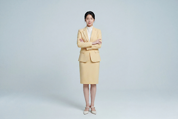 JPG 편집이미지 여자 얼굴 포즈 비즈니스 직장 미소 정장 양팔 의료성형뷰티 편집실사 AI인물포토 AI콘텐츠 옷 회사 표정 사람 신체부위 CG 파일형식 AI포토