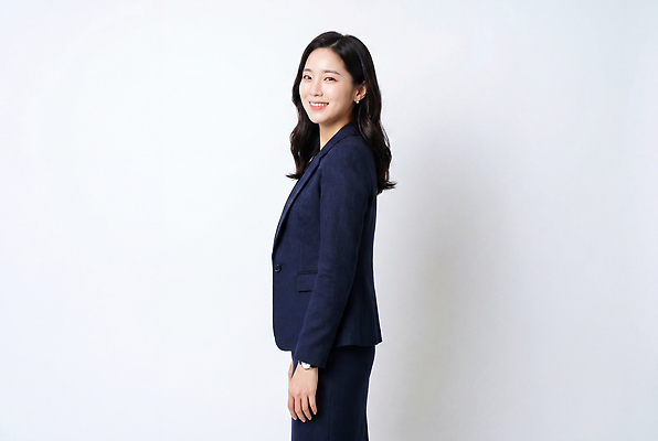 JPG 모델 편집이미지 여자 미소 정장 촬영 의료성형뷰티 편집실사 AI인물포토 AI콘텐츠 옷 표정 사람 CG 파일형식 AI포토
