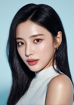 JPG 모델 편집이미지 긴머리 응시 여자 표정 한명 뷰티 머리 의료성형뷰티 스타일 편집실사 AI인물포토 AI콘텐츠 1 헤어스타일 시선 사람 신체부위 CG 파일형식 AI포토