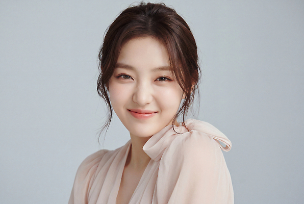 JPG 편집이미지 옷 여자 포즈 미소 성인 촬영 피부관리 뷰티풀 의료성형뷰티 스타일 편집실사 AI인물포토 AI콘텐츠 표정 사람 뷰티 CG 파일형식 AI포토
