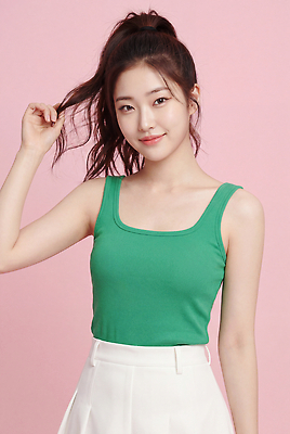 JPG 모델 편집이미지 여자 패션 포즈 웃음 성인 촬영 의료성형뷰티 스타일 분홍색배경 편집실사 AI인물포토 AI콘텐츠 분홍색 백그라운드 표정 사람 CG 파일형식 AI포토 컬러