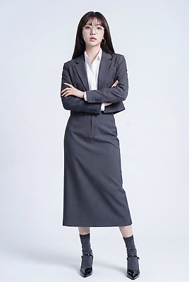 JPG 편집이미지 긴머리 여자 패션 안경 포즈 비즈니스 직장 표정 정장 성인 비즈니스라이프 팔짱 업무 비즈니스우먼 회의실 전문 의료성형뷰티 스타일 편집실사 AI인물포토 AI콘텐츠 라이프스타일 헤어스타일 잡화 옷 회사 모션 사람 작업 직장인 CG 파일형식 AI포토 직업 생활