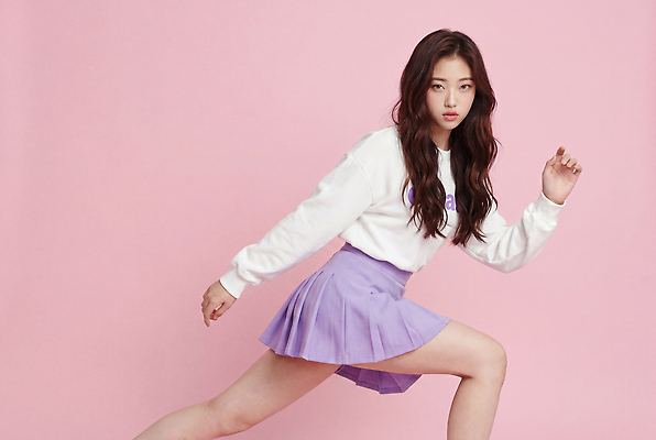 JPG 편집이미지 옷 여자 패션 스포츠 분홍색 포즈 성인 운동복 달리기 운동 활발 의료성형뷰티 편집실사 AI인물포토 AI콘텐츠 컬러 컨셉 모션 건강 사람 CG 파일형식 AI포토