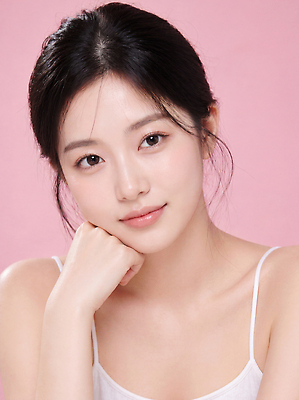JPG 편집이미지 시선 옷 여자 패션 얼굴 분홍색 포즈 성인 뷰티 깨끗함 피부관리 스킨케어 의료성형뷰티 편집실사 AI인물포토 AI콘텐츠 컬러 컨셉 사람 신체부위 CG 파일형식 AI포토
