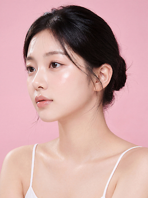 JPG 모델 편집이미지 여자 얼굴 분홍색 포즈 표정 성인 빛 화장 뷰티 머리카락 깨끗함 촬영 피부 피부관리 스킨케어 의료성형뷰티 편집실사 AI인물포토 AI콘텐츠 컬러 컨셉 사람 신체부위 머리 CG 파일형식 AI포토