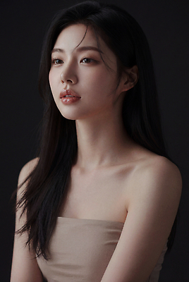 JPG 편집이미지 긴머리 여자 얼굴 포즈 표정 서기 미소 앉기 앞모습 뷰티 피부 어깨 피부관리 단정 뷰티풀 스타일링 편집실사 AI인물포토 AI콘텐츠 헤어스타일 뷰포인트 컨셉 모션 사람 신체부위 CG 파일형식 AI포토
