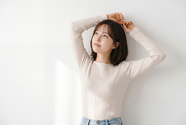 모션 사람 내부 라이프 신체부위 CG 파일형식 AI포토 여자 기댐 팔 실내 일상 포즈 빛 스타일 편집실사 편집이미지 JPG AI인물포토 AI콘텐츠 의료성형뷰티
