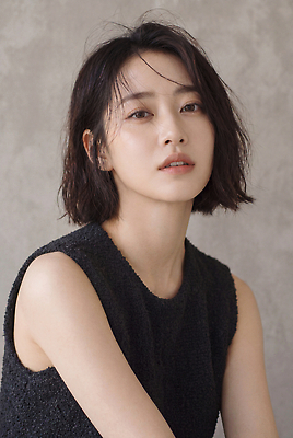 JPG 모델 편집이미지 응시 여자 포즈 표정 머리 회색 단발머리 피부관리 뷰티풀 스타일링 의료성형뷰티 스타일 편집실사 AI인물포토 AI콘텐츠 헤어스타일 시선 컬러 사람 신체부위 뷰티 CG 파일형식 AI포토