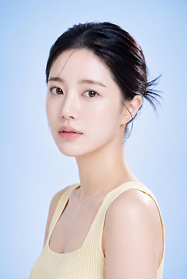 JPG 편집이미지 여자 포즈 짧은머리 미소 뷰티 우아함 눈길 청순 의료성형뷰티 스타일 편집실사 AI인물포토 AI콘텐츠 헤어스타일 길 컨셉 표정 사람 눈 CG 파일형식 AI포토