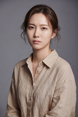 JPG 모델 편집이미지 여자 패션 셔츠 한국 표정 성인 머리 촬영 찡그림 린넨 의료성형뷰티 편집실사 AI인물포토 AI콘텐츠 아시아 상의 사람 신체부위 직물 CG 파일형식 AI포토 옷 나라