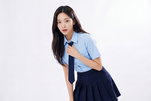 JPG 편집이미지 학생 긴머리 여학생 여자 교복 포즈 학교 청소년 친구 학습 청춘 학원 의료성형뷰티 편집실사 AI인물포토 AI콘텐츠 헤어스타일 옷 교육 컨셉 관계 사람 CG 파일형식 AI포토