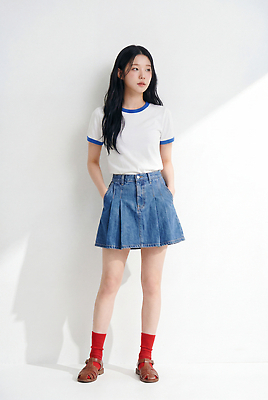 JPG 편집이미지 긴머리 여자 패션 포즈 티셔츠 양말 실내 성인 일상 머리카락 샌들 청치마 여름옷 의료성형뷰티 스타일 편집실사 AI인물포토 AI콘텐츠 헤어스타일 옷 신발 셔츠 사람 내부 라이프 여름 치마 머리 CG 파일형식 AI포토 계절 상의 하의 생활 신체부위