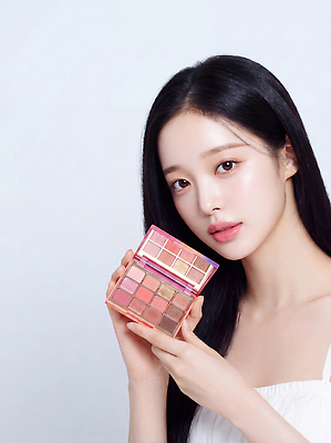 JPG 모델 편집이미지 여자 얼굴 화장 뷰티 화장품 팔레트 뷰티풀 의료성형뷰티 편집실사 AI인물포토 AI콘텐츠 사람 신체부위 CG 파일형식 AI포토