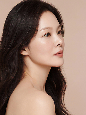 JPG 모델 편집이미지 헤어스타일 여자 얼굴 스튜디오 관리 옆모습 뷰티 피부 피부관리 스킨케어 살구색 의료성형뷰티 편집실사 AI인물포토 AI콘텐츠 뷰포인트 컬러 사람 신체부위 CG 파일형식 AI포토