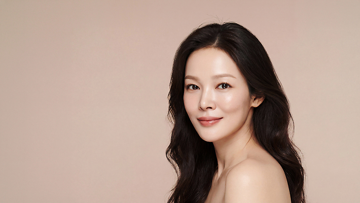 JPG 모델 편집이미지 여자 표정 관리 미소 뷰티 피부 피부관리 스킨케어 살구색 의료성형뷰티 편집실사 AI인물포토 AI콘텐츠 컬러 사람 신체부위 CG 파일형식 AI포토