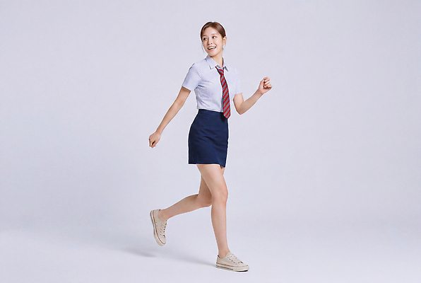 JPG 편집이미지 학생 여자 패션 교복 운동화 학교 스튜디오 일상 생활 걷기 워킹 의료성형뷰티 스타일 편집실사 AI인물포토 AI콘텐츠 옷 교육 신발 모션 사람 라이프 CG 파일형식 AI포토