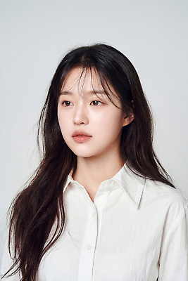 JPG 편집이미지 긴머리 여자 포즈 앞모습 뷰티 면접 의료성형뷰티 스타일 편집실사 AI인물포토 AI콘텐츠 헤어스타일 뷰포인트 비즈니스 사람 CG 파일형식 AI포토