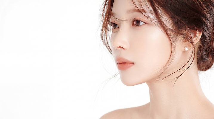 JPG 편집이미지 여자 표정 빛 뷰티 머리카락 귀걸이 피부 피부관리 뷰티풀 의료성형뷰티 편집실사 AI인물포토 AI콘텐츠 장신구 사람 신체부위 머리 CG 파일형식 AI포토
