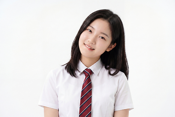 JPG 편집이미지 학생 여학생 교복 포즈 학교 청소년 웃음 일상 머리 의료성형뷰티 편집실사 AI인물포토 AI콘텐츠 옷 여자 교육 표정 사람 라이프 신체부위 CG 파일형식 AI포토 생활