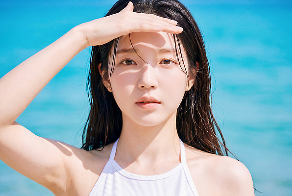 JPG 편집이미지 손 여자 여유 바다 자연 성인 해변 물 여름 파란색 햇빛 차양 의료성형뷰티 편집실사 AI인물포토 AI콘텐츠 자연요소 계절 감정 컬러 사람 신체부위 빛 CG 생태계 파일형식 AI포토