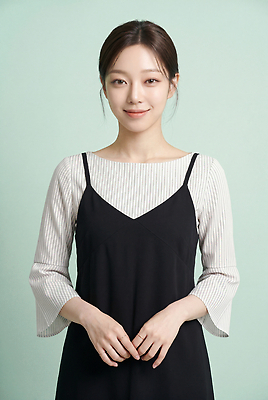 JPG 모델 편집이미지 손 옷 패션 포즈 미소 뷰티 촬영 방 코디 민트색 의료성형뷰티 스타일 편집실사 AI인물포토 AI콘텐츠 컬러 표정 신체부위 CG 파일형식 AI포토 사람