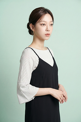 JPG 모델 편집이미지 헤어스타일 드레스 옷 패션 포즈 표정 사진촬영 줄무늬 패션쇼 스타일 편집실사 AI인물포토 AI콘텐츠 무늬 촬영 CG 쇼 파일형식 AI포토