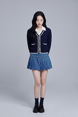 JPG 편집이미지 손 옷 여자 포즈 겨울 서기 회색 청치마 의료성형뷰티 편집실사 AI인물포토 AI콘텐츠 계절 컬러 모션 사람 신체부위 치마 CG 파일형식 AI포토 하의