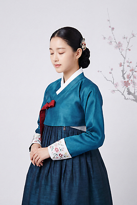 JPG 나무 편집이미지 전통 옷 여자 꽃 문화 한국 표정 사진촬영 고요 전통의상 한복 매화 의료성형뷰티 편집실사 AI인물포토 AI콘텐츠 식물 한국전통 아시아 사람 촬영 CG 파일형식 AI포토 나라