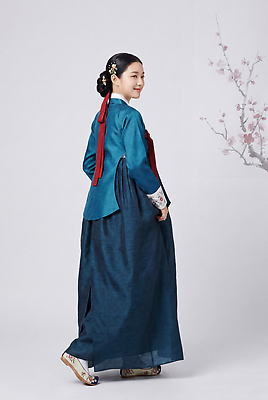 JPG 편집이미지 전통 옷 여자 문화 예술 한국 장식 촬영 뒤돌아보기 역사 한복 매화 뷰티풀 의료성형뷰티 스타일 편집실사 AI인물포토 AI콘텐츠 한국전통 꽃 아시아 모션 사람 전통의상 CG 파일형식 AI포토 식물 나라