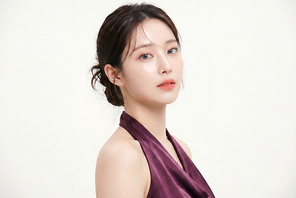 JPG 모델 편집이미지 옷 여자 패션 포즈 사람 보라색 촬영 뷰티풀 의료성형뷰티 스타일 편집실사 AI인물포토 AI콘텐츠 컬러 CG 파일형식 AI포토