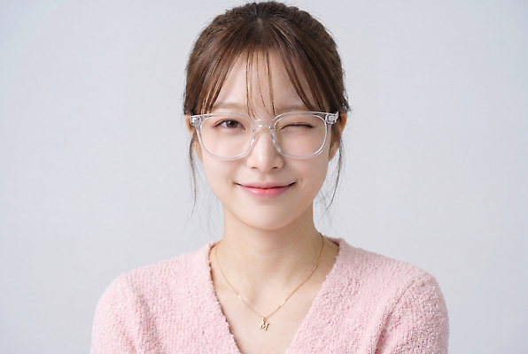 JPG 편집이미지 패션 안경 스튜디오 실내 미소 웃음 머리 촬영 분위기 의료성형뷰티 편집실사 AI인물포토 AI콘텐츠 잡화 컨셉 표정 내부 신체부위 CG 파일형식 AI포토 사람