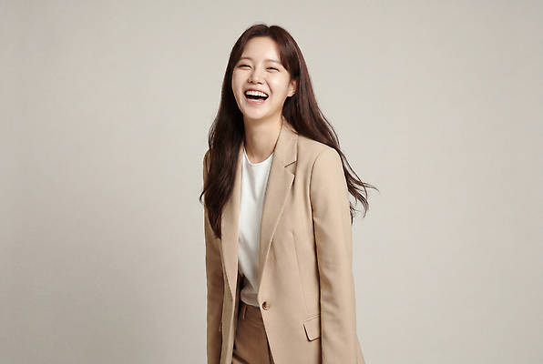 JPG 편집이미지 옷 여자 패션 감정 포즈 백그라운드 미소 웃음 정장 비즈니스우먼 분위기 의료성형뷰티 스타일 편집실사 AI인물포토 AI콘텐츠 컨셉 비즈니스 표정 사람 직장인 CG 파일형식 AI포토 직업
