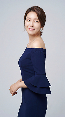 JPG 편집이미지 원피스 여자 패션 포즈 스튜디오 미소 파란색 분위기 의료성형뷰티 스타일 편집실사 AI인물포토 AI콘텐츠 옷 컬러 컨셉 표정 사람 CG 파일형식 AI포토