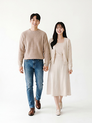 JPG 편집이미지 커플 여자 남자 함께함 실내 표정 밝음 사랑 웃음 일상 친구 걷기 손잡기 의료성형뷰티 편집실사 AI인물포토 AI콘텐츠 감정 컨셉 관계 모션 사람 내부 라이프 CG 파일형식 AI포토 생활