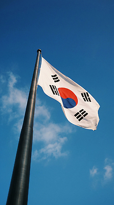 JPG 편집이미지 기념일 나라 문화 상징 바람 한국 기둥 역사 태극기 국기게양 편집실사 AI포토 AI콘텐츠 자연요소 건축 아시아 날씨 이벤트 국기 CG 파일형식
