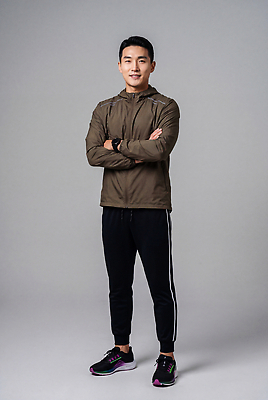 JPG 편집이미지 남자 포즈 운동화 신체 스튜디오 운동복 운동 팔짱 편안함 의료성형뷰티 스타일 편집실사 AI인물포토 AI콘텐츠 옷 신발 모션 건강 사람 감각 CG 파일형식 AI포토