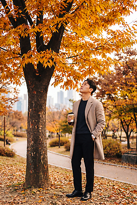 JPG 나무 편집이미지 공원 남자 감정 커피 단풍 자연 하늘 나뭇잎 풍경 산책 가을 도시 의료성형뷰티 편집실사 AI인물포토 AI콘텐츠 식물 계절 공공시설 음료 잎 휴식 사람 CG 생태계 파일형식 AI포토 컨셉 시설