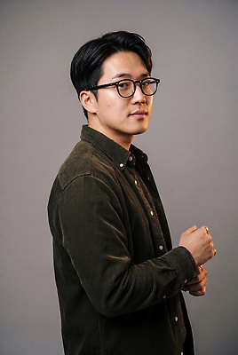 JPG 편집이미지 응시 옷 남자 표정 일상 도시 의료성형뷰티 편집실사 AI인물포토 AI콘텐츠 시선 사람 라이프 CG 파일형식 AI포토 생활