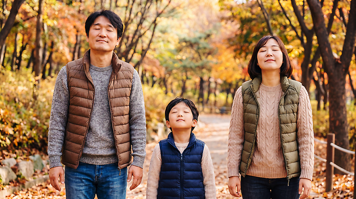 JPG 편집이미지 공원 여자 남자 행복 어린이 가족 자연 단풍나무 표정 소년 성인 산책 가을 패딩조끼 의료성형뷰티 편집실사 AI인물포토 AI콘텐츠 나무 계절 공공시설 감정 단풍 관계 휴식 사람 조끼 CG 생태계 패딩 파일형식 AI포토 식물 컨셉 잎 점퍼 외투 시설 상의 옷