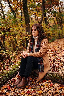 JPG 나무 편집이미지 응시 여자 단풍 자연 나뭇잎 부츠 앉기 갈색 평화 산책로 코트 가을 숲 의료성형뷰티 편집실사 AI인물포토 AI콘텐츠 식물 시선 계절 길 컬러 신발 컨셉 잎 모션 사람 외투 CG 생태계 파일형식 AI포토 상의 옷