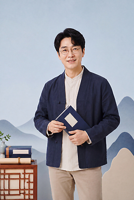 직업 사람 내부 역사 CG 파일형식 AI포토 남자 책 산 실내 옷 독서 촬영 편집이미지 편집실사 JPG 의료성형뷰티 교사 강의 한국사 AI콘텐츠 AI인물포토