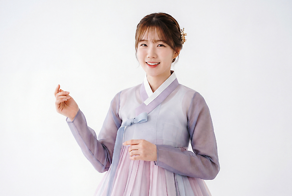 JPG 모델 편집이미지 전통 옷 여자 문화 포즈 한국 미소 보라색 한복 의료성형뷰티 편집실사 AI인물포토 AI콘텐츠 한국전통 아시아 컬러 표정 사람 전통의상 CG 파일형식 AI포토 나라
