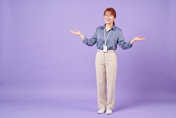 JPG 편집이미지 손 옷 여자 포즈 미소 웃음 사람 의료성형뷰티 편집실사 AI인물포토 AI콘텐츠 표정 신체부위 CG 파일형식 AI포토