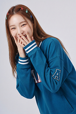 JPG 편집이미지 긴머리 손 옷 여자 웃음 캐주얼 머리 입 의료성형뷰티 스타일 편집실사 AI인물포토 AI콘텐츠 헤어스타일 표정 사람 신체부위 CG 파일형식 AI포토