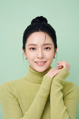 JPG 편집이미지 헤어스타일 여자 포즈 표정 미소 손짓 터틀넥 청순 의료성형뷰티 스타일 편집실사 AI인물포토 AI콘텐츠 컨셉 모션 사람 스웨터 CG 파일형식 AI포토 상의 옷