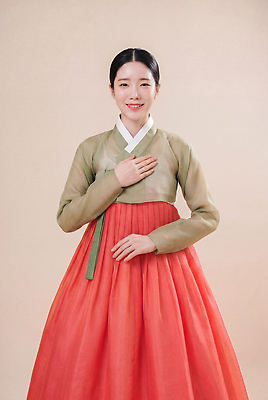 JPG 편집이미지 전통 여자 감정 문화 포즈 한국 미소 손짓 설날 추석 새해인사 한복 복식 의료성형뷰티 편집실사 AI인물포토 AI콘텐츠 한국전통 명절 아시아 모션 새해 표정 사람 인사 전통의상 CG 파일형식 AI포토 기념일 나라 예절 이벤트