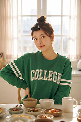 주간 라이프스타일 음식 대학생 가구 사람 라이프 빛 식사 CG 준비 파일형식 AI포토 아침식사 주방 햇빛 식사준비 탁자 곡류 국 일상 여자 한식 편집이미지 편집실사 JPG 아침 대학생라이프 의료성형뷰티 AI인물포토 AI콘텐츠
