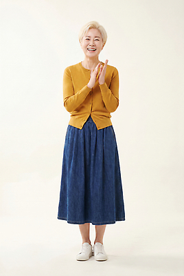 JPG 편집이미지 옷 여자 행복 할머니 웃음 일상 기쁨 손모으기 의료성형뷰티 편집실사 AI인물포토 AI콘텐츠 노년 감정 표정 사람 손짓 라이프 CG 파일형식 AI포토 모션 성인 생활