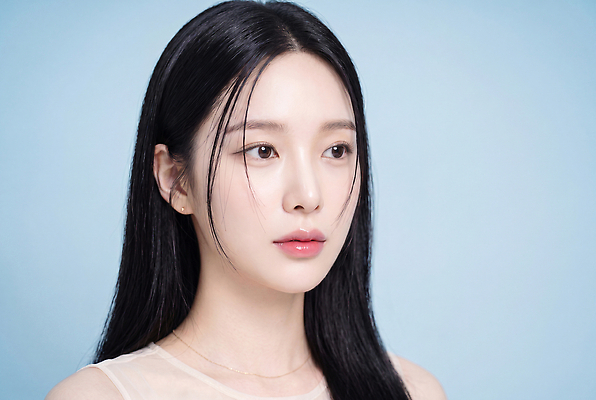 JPG 편집이미지 긴머리 여자 얼굴 표정 미소 앞모습 파란색 뷰티 뷰티풀 의료성형뷰티 편집실사 AI인물포토 AI콘텐츠 헤어스타일 뷰포인트 컬러 사람 신체부위 CG 파일형식 AI포토