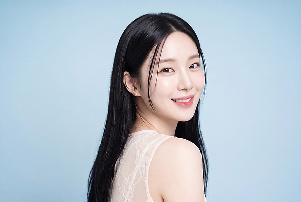 JPG 모델 편집이미지 긴머리 여자 표정 미소 뷰티 눈 피부 뷰티풀 찍기 의료성형뷰티 편집실사 AI인물포토 AI콘텐츠 헤어스타일 모션 사람 신체부위 CG 파일형식 AI포토